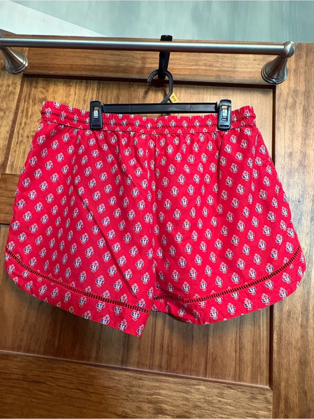Universal Thread Red Floral Print Drawstring Shorts - Picture 2 of 2